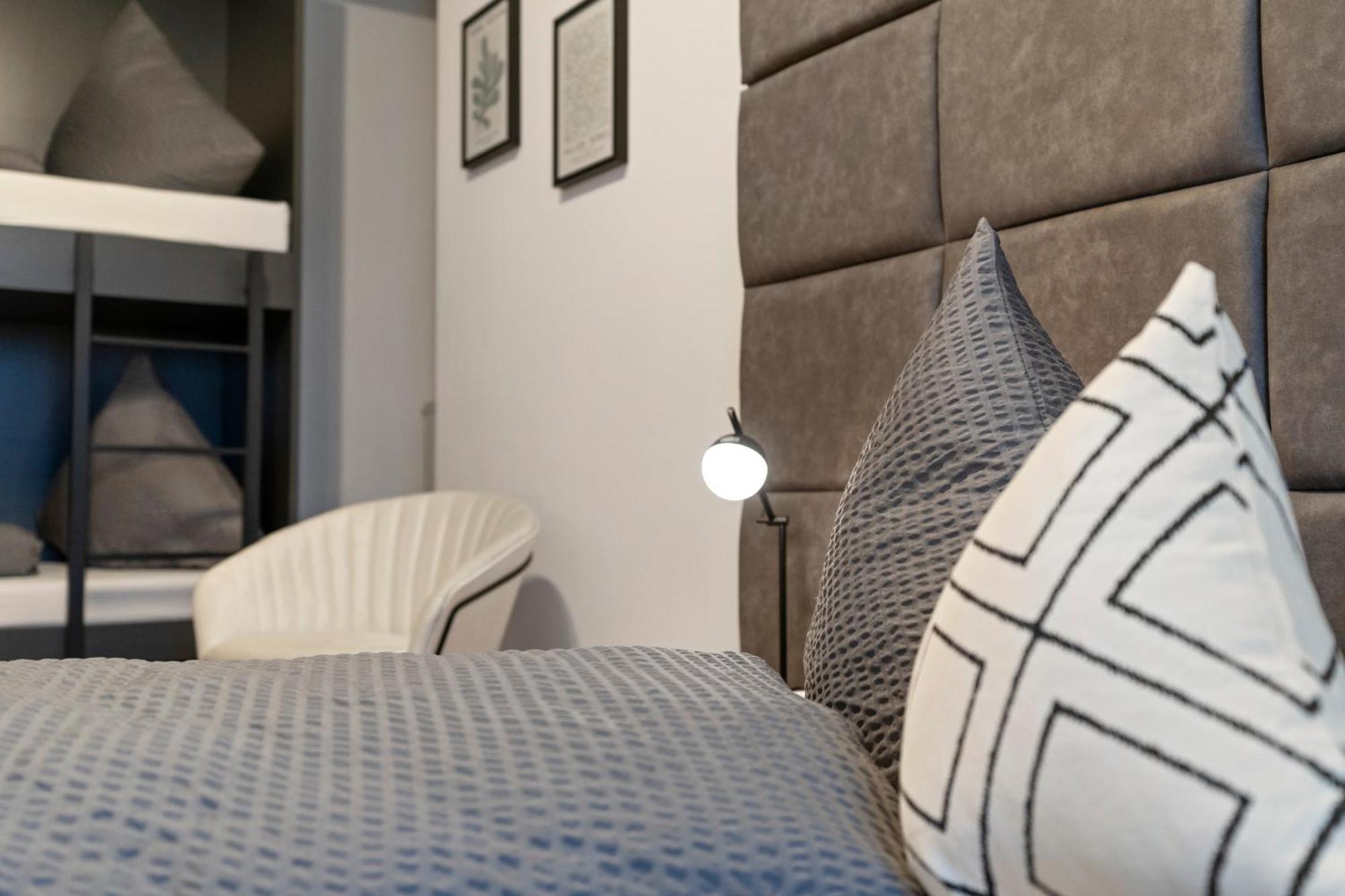 Anytime - Rohrbach Apartments Friedrichshafen Ruang foto